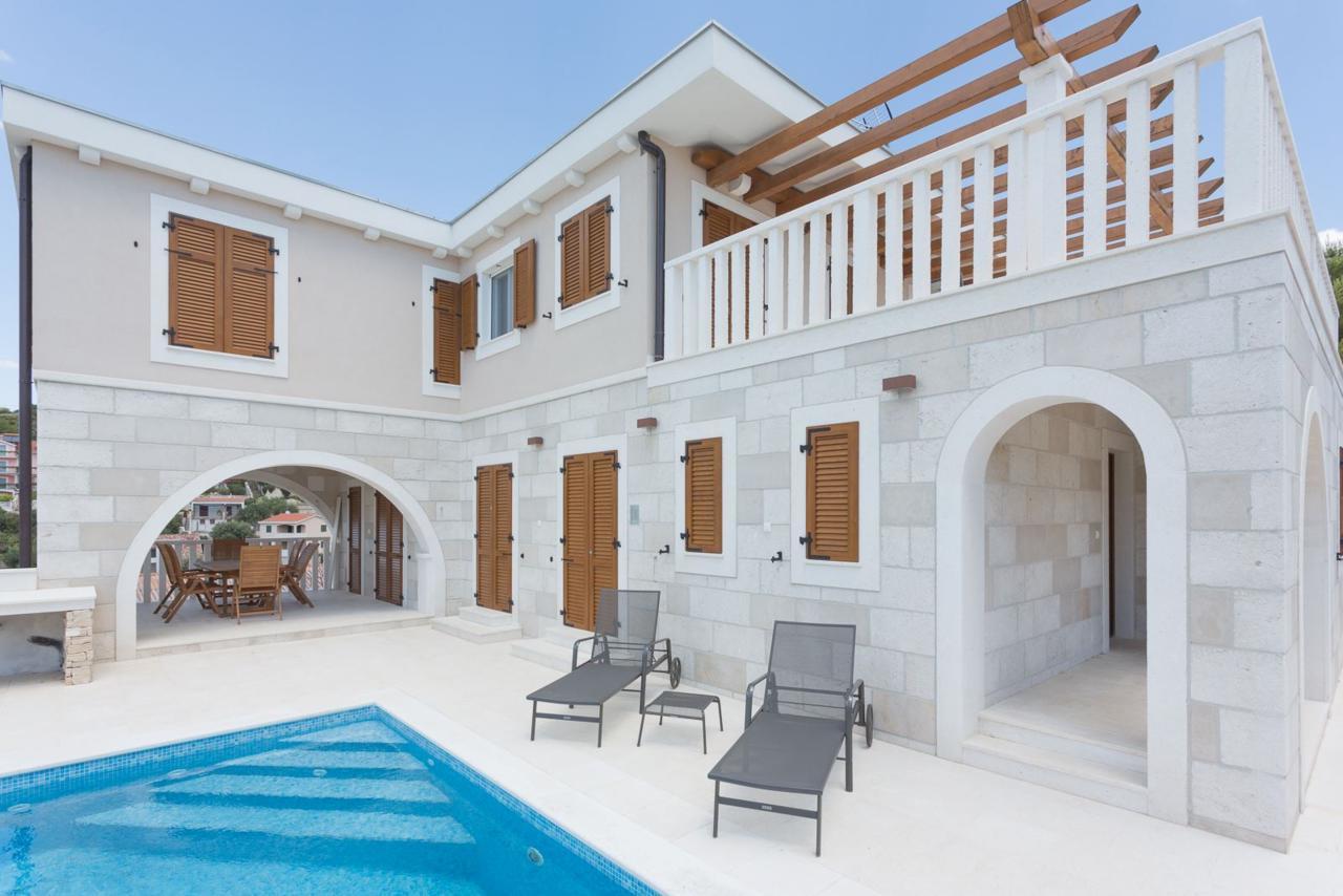 Villa Elena Sevid Exterior photo